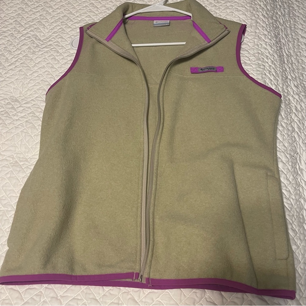 Women’s Columbia Brand fleece vest